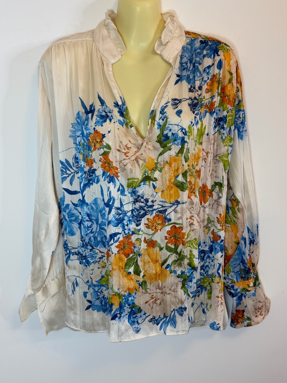 Zara Cream Floral Ruffle V-Neck Blouse